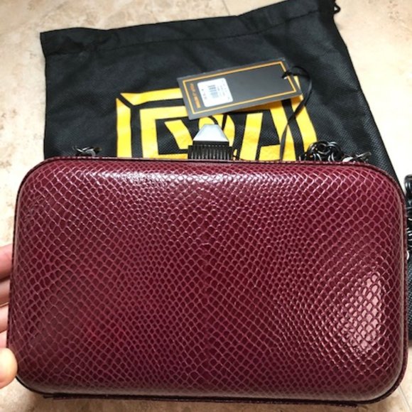 POUR LA VICTOIRE LEATHER EMBOSSED CLUTCH - Picture 2 of 7